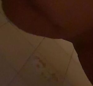 Who wants to see a squirt shower💦