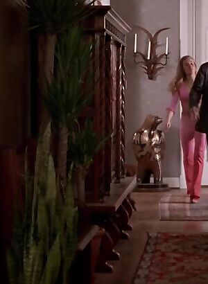 Amy Adams - Serving Sara