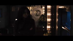 Jennifer Lawrence discovers why she's famous
