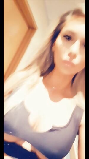 I got some underboob bursting out in this top