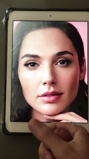 Big cumshot on Gal Gadot