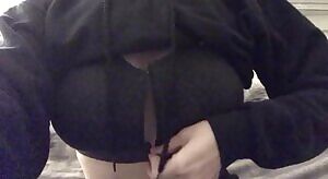 You never know what you’ll ind under a hoodie! Makes for a satisfying reveal.