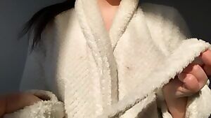 Watch me reveal my big tits 😍