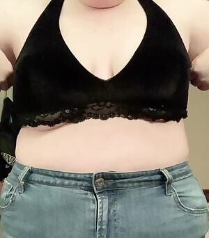 Curvy girl OC ;) Enjoy my first titty drop!!