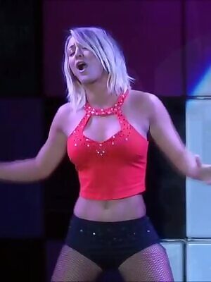 Kaley Cuoco needs a good fuck! 🔥♥️